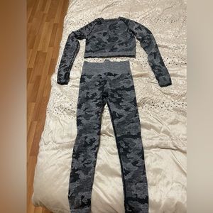 Women’s 2 piece seamless activewear workout set